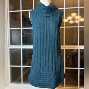 Tahari Sleeveless Turtleneck Sweater – Women’s Large | 70% Wool, 30% Yak Hair